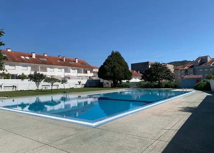 Urbanizacion Con Piscina Arnelas Sanxenxo